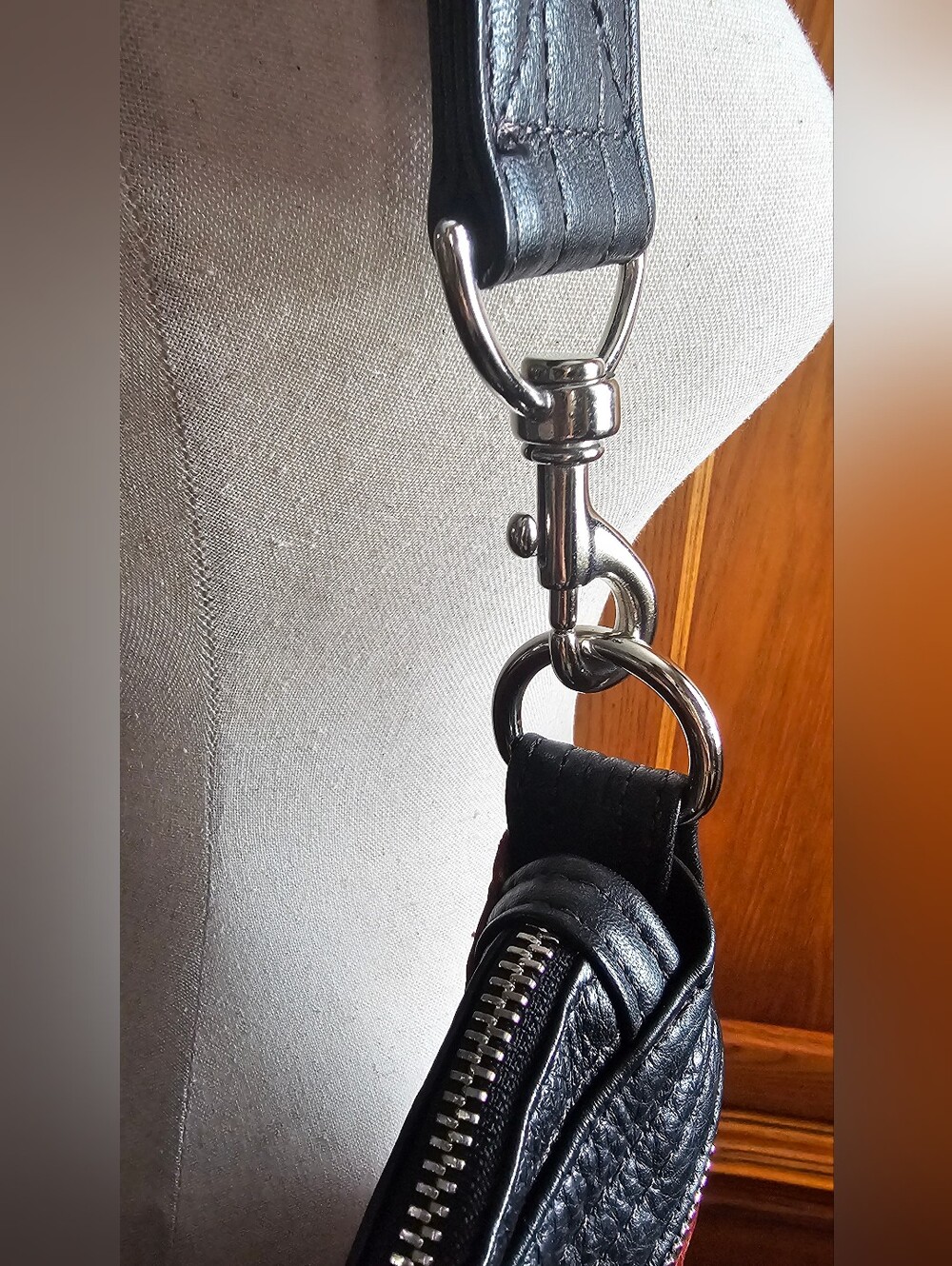 Rough And Tumble Leather Bucket Shoulder Bag in Burgundy and Black - Picture 4 of 15